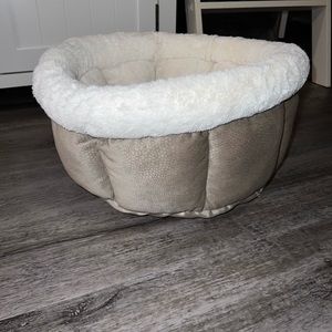 Cat bed never used